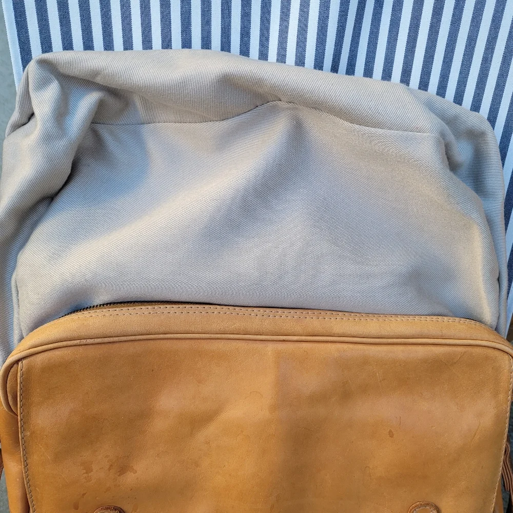 Vintage Nature Company Great Naturalist Collection Tan Leather Messenger Bag